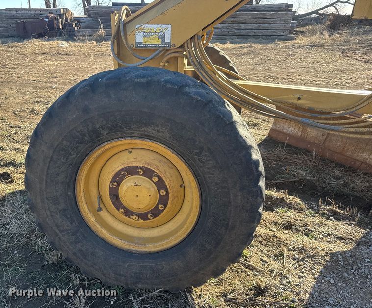 image for item ET1558 1995 Caterpillar 120H motor grader