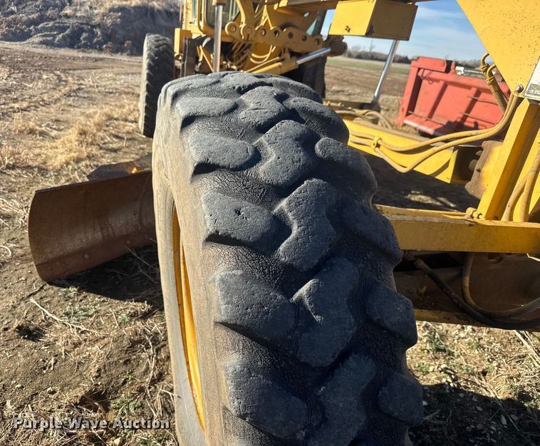 image for item ET1558 1995 Caterpillar 120H motor grader