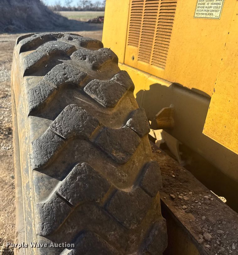 image for item ET1558 1995 Caterpillar 120H motor grader