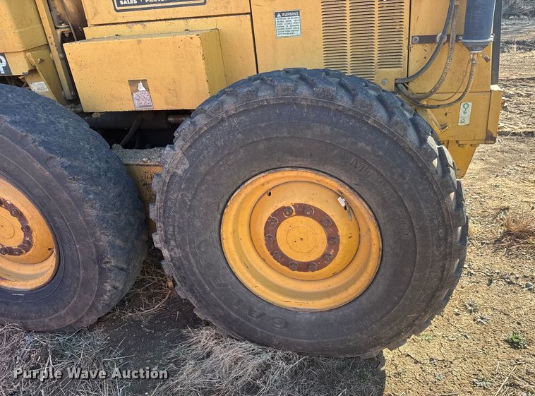 image for item ET1558 1995 Caterpillar 120H motor grader