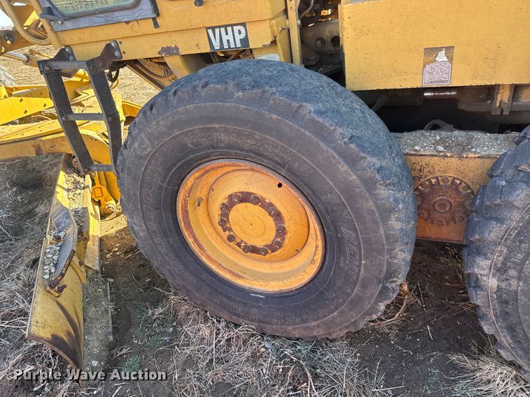 image for item ET1558 1995 Caterpillar 120H motor grader