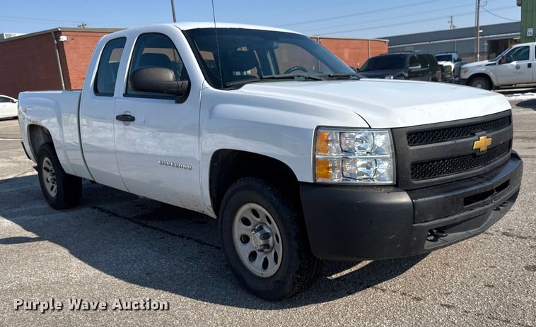 image for item ET4433 2012 Chevrolet Silverado 1500 Ext. Cab pickup truck