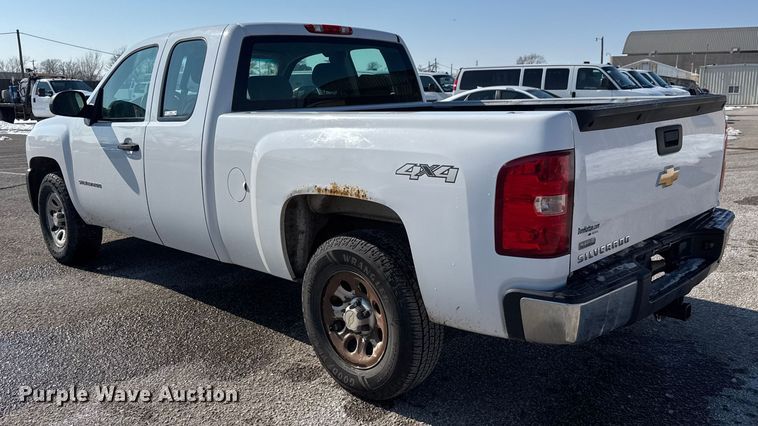 image for item ET4433 2012 Chevrolet Silverado 1500 Ext. Cab pickup truck