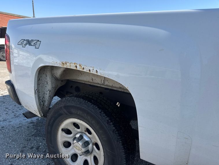 image for item ET4433 2012 Chevrolet Silverado 1500 Ext. Cab pickup truck