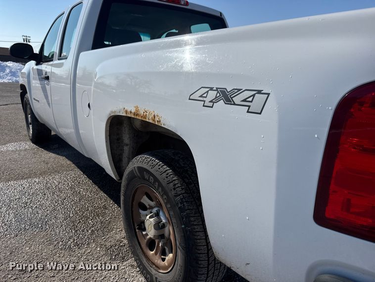 image for item ET4433 2012 Chevrolet Silverado 1500 Ext. Cab pickup truck
