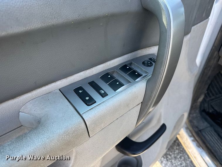 image for item ET4433 2012 Chevrolet Silverado 1500 Ext. Cab pickup truck