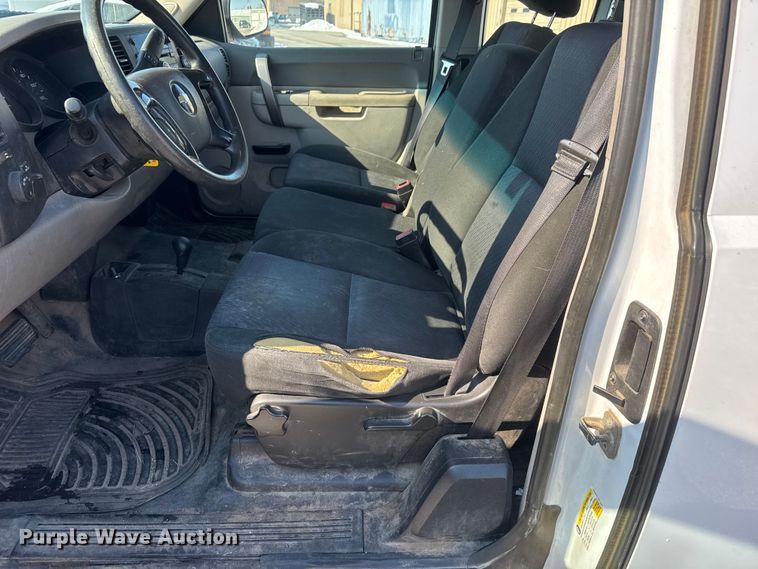 image for item ET4433 2012 Chevrolet Silverado 1500 Ext. Cab pickup truck