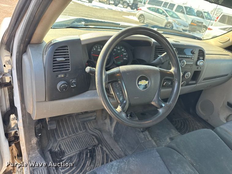 image for item ET4433 2012 Chevrolet Silverado 1500 Ext. Cab pickup truck