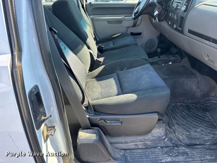 image for item ET4433 2012 Chevrolet Silverado 1500 Ext. Cab pickup truck