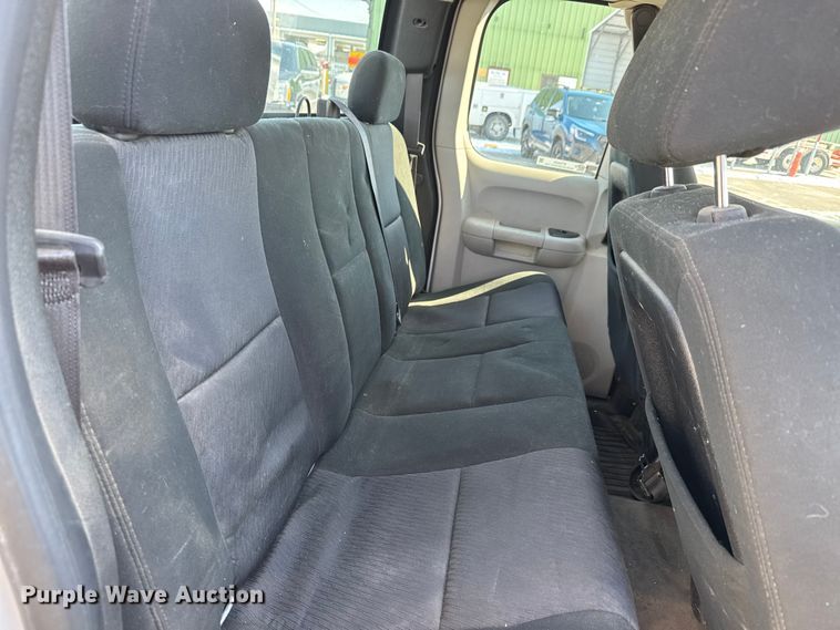 image for item ET4433 2012 Chevrolet Silverado 1500 Ext. Cab pickup truck