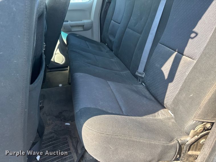 image for item ET4433 2012 Chevrolet Silverado 1500 Ext. Cab pickup truck