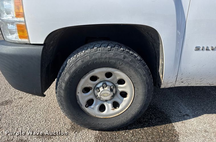 image for item ET4433 2012 Chevrolet Silverado 1500 Ext. Cab pickup truck