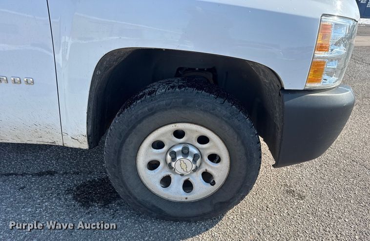 image for item ET4433 2012 Chevrolet Silverado 1500 Ext. Cab pickup truck