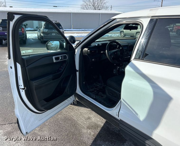 image for item ET6917 2020 Ford Explorer Police Interceptor SUV