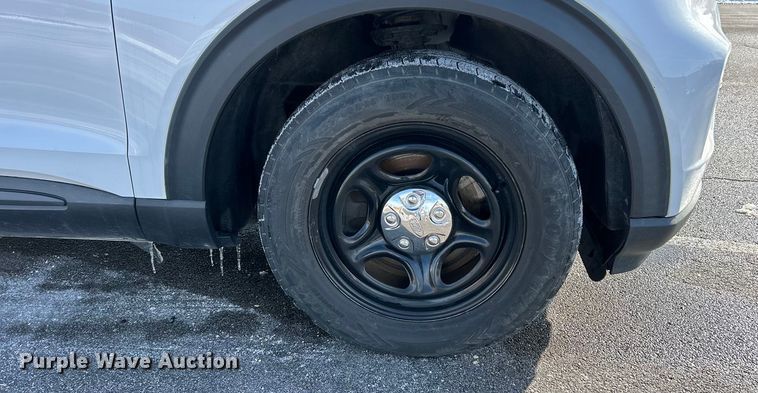 image for item ET6917 2020 Ford Explorer Police Interceptor SUV