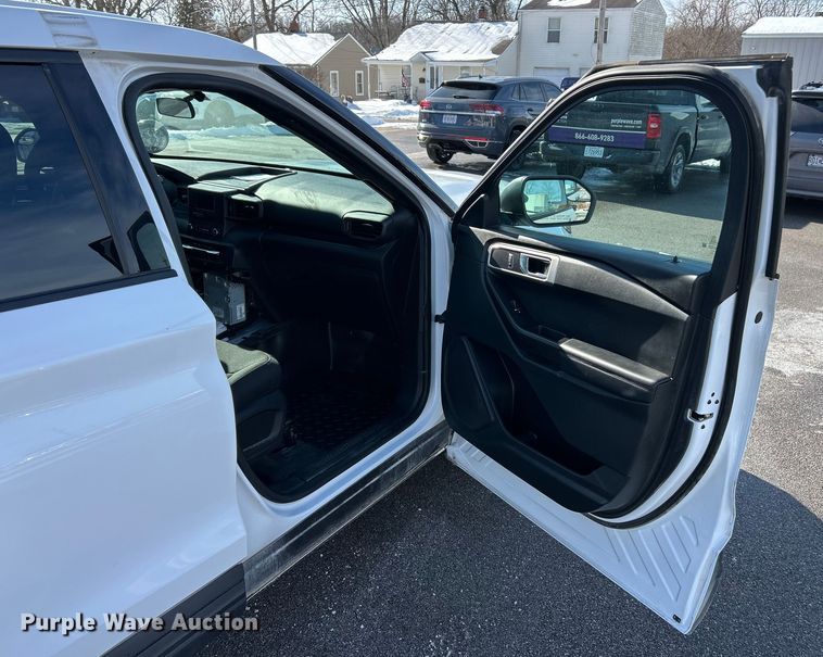 image for item ET6920 2022 Ford Explorer Police Interceptor SUV