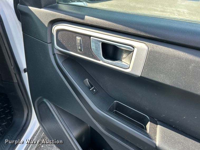 image for item ET6920 2022 Ford Explorer Police Interceptor SUV