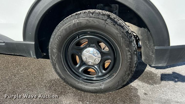 image for item ET6920 2022 Ford Explorer Police Interceptor SUV