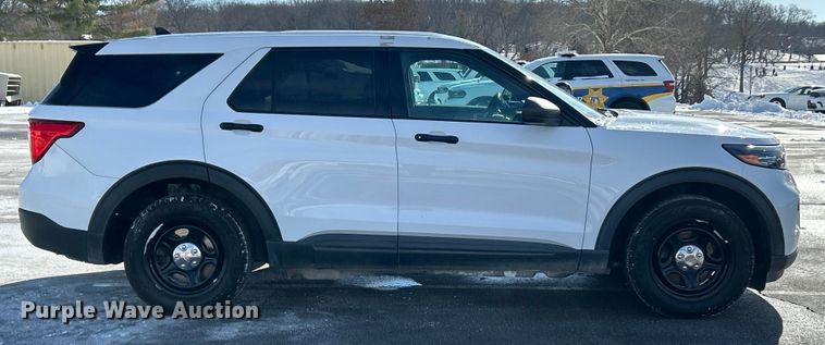image for item ET6922 2022 Ford Explorer Police Interceptor SUV