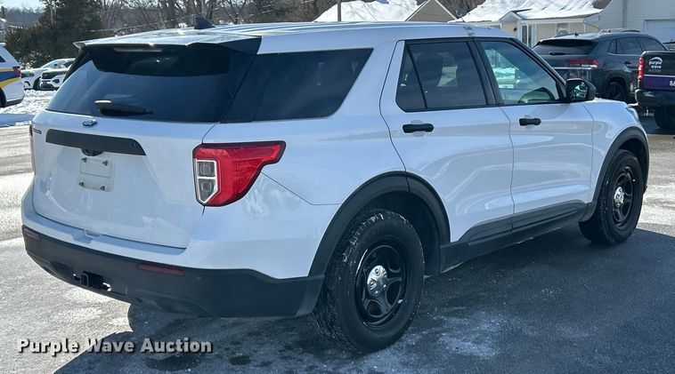 image for item ET6922 2022 Ford Explorer Police Interceptor SUV