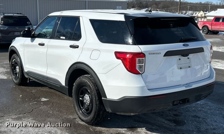 image for item ET6922 2022 Ford Explorer Police Interceptor SUV