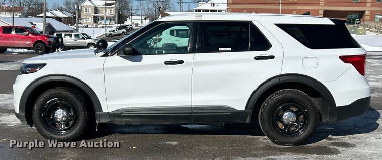 image for item ET6922 2022 Ford Explorer Police Interceptor SUV