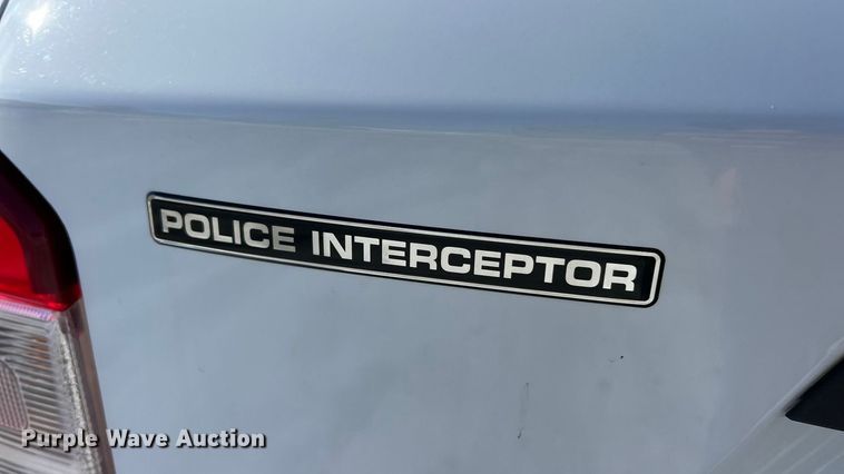 image for item ET6922 2022 Ford Explorer Police Interceptor SUV