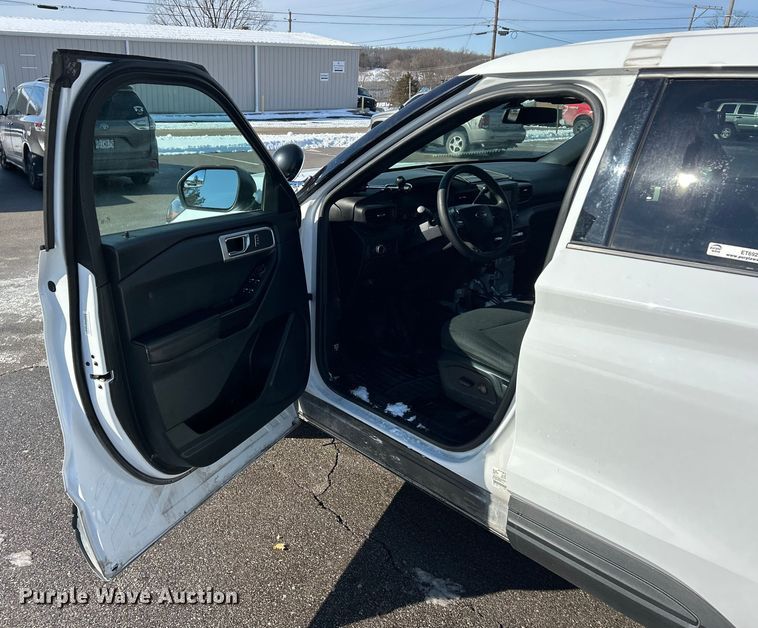 image for item ET6922 2022 Ford Explorer Police Interceptor SUV