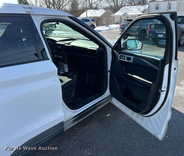 image for item ET6922 2022 Ford Explorer Police Interceptor SUV