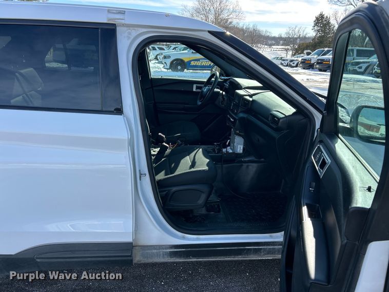 image for item ET6922 2022 Ford Explorer Police Interceptor SUV