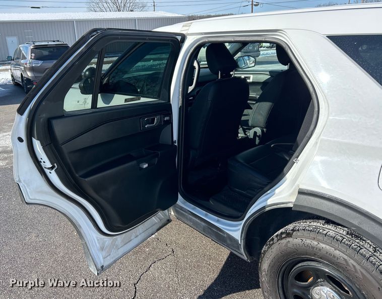 image for item ET6922 2022 Ford Explorer Police Interceptor SUV