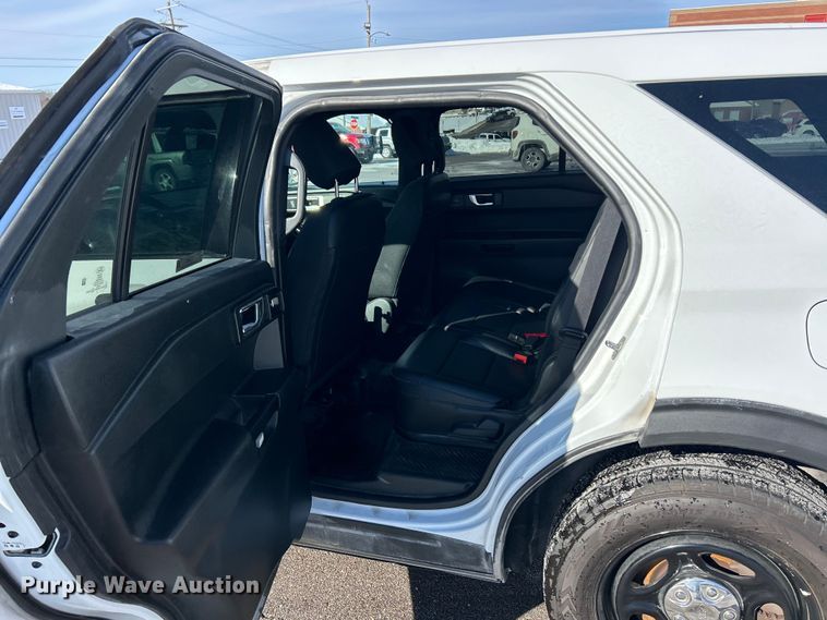 image for item ET6922 2022 Ford Explorer Police Interceptor SUV