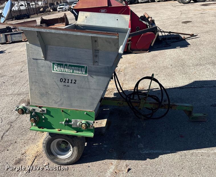 image for item EU4047 Bannerman BTD-10 top dresser spreader