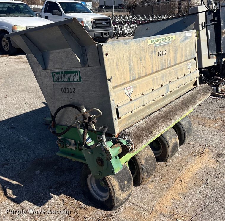 image for item EU4047 Bannerman BTD-10 top dresser spreader