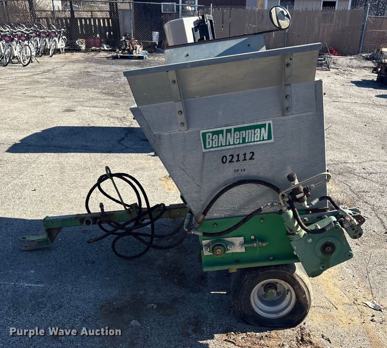 image for item EU4047 Bannerman BTD-10 top dresser spreader