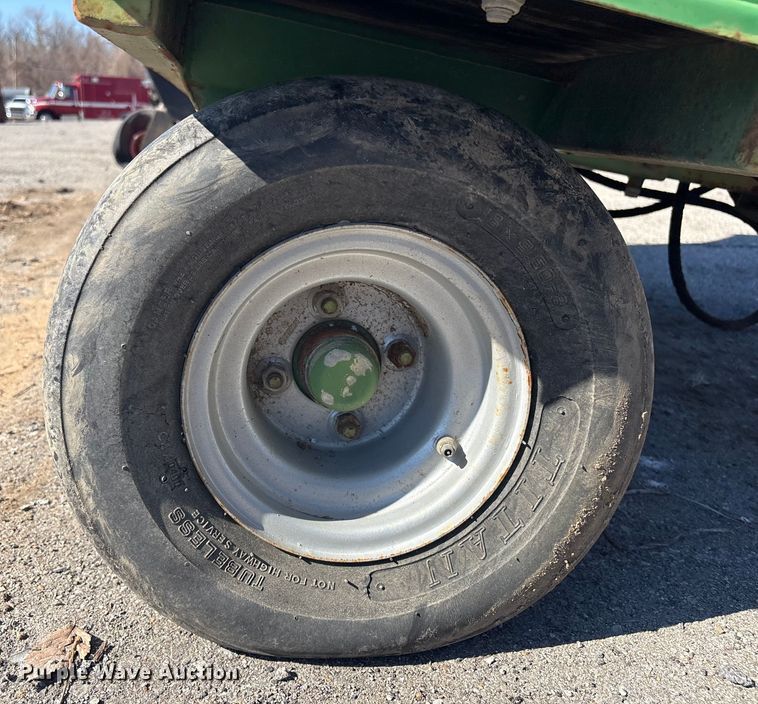 image for item EU4047 Bannerman BTD-10 top dresser spreader