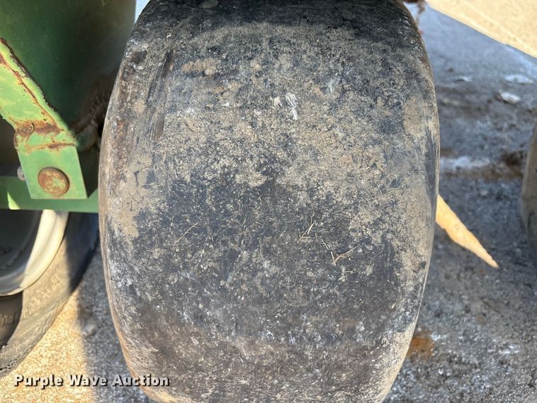 image for item EU4047 Bannerman BTD-10 top dresser spreader