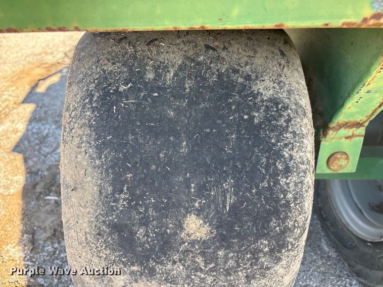 image for item EU4047 Bannerman BTD-10 top dresser spreader