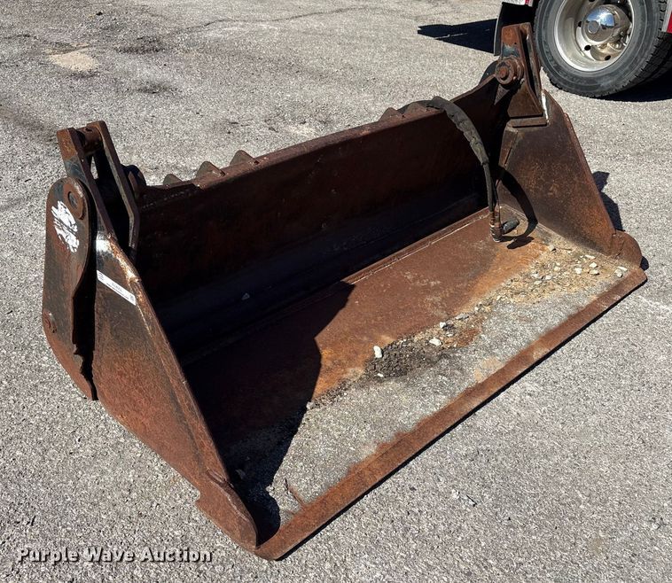 image for item EU4053 Skid steer four-in-one bucket