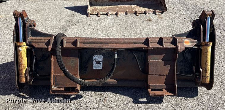 image for item EU4053 Skid steer four-in-one bucket