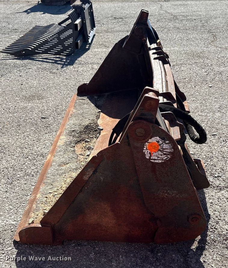 image for item EU4053 Skid steer four-in-one bucket