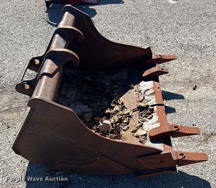 image for item EU4056 Bobcat 7150228 backhoe bucket