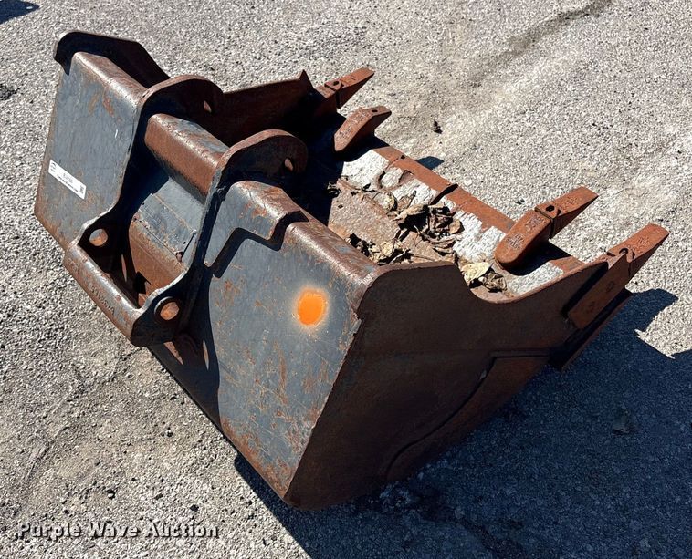 image for item EU4056 Bobcat 7150228 backhoe bucket
