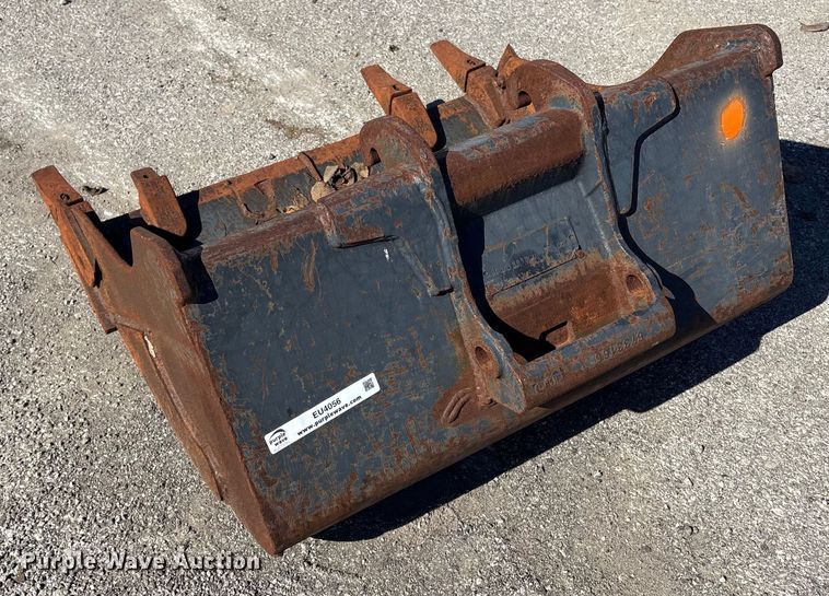 image for item EU4056 Bobcat 7150228 backhoe bucket