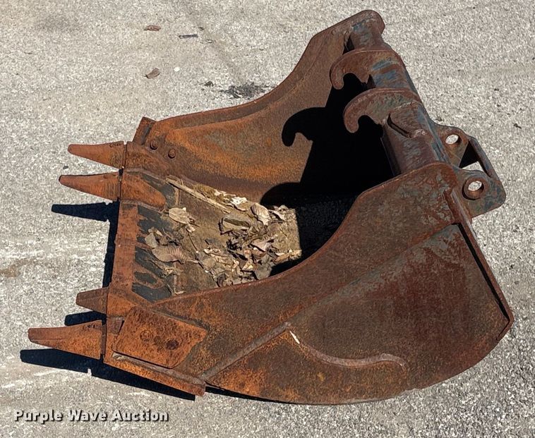 image for item EU4056 Bobcat 7150228 backhoe bucket
