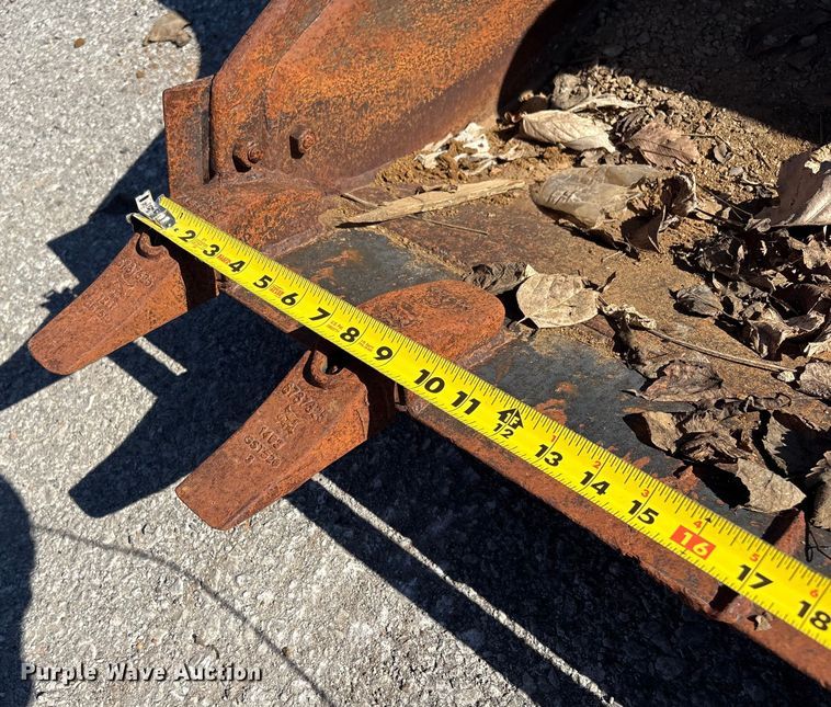 image for item EU4056 Bobcat 7150228 backhoe bucket