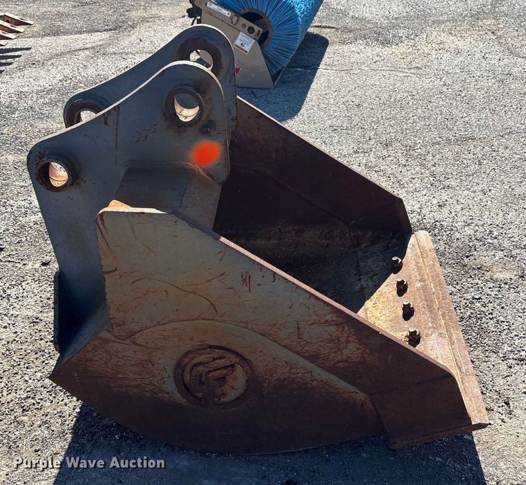 image for item EU4057 Central Fabricators JD135C excavator bucket