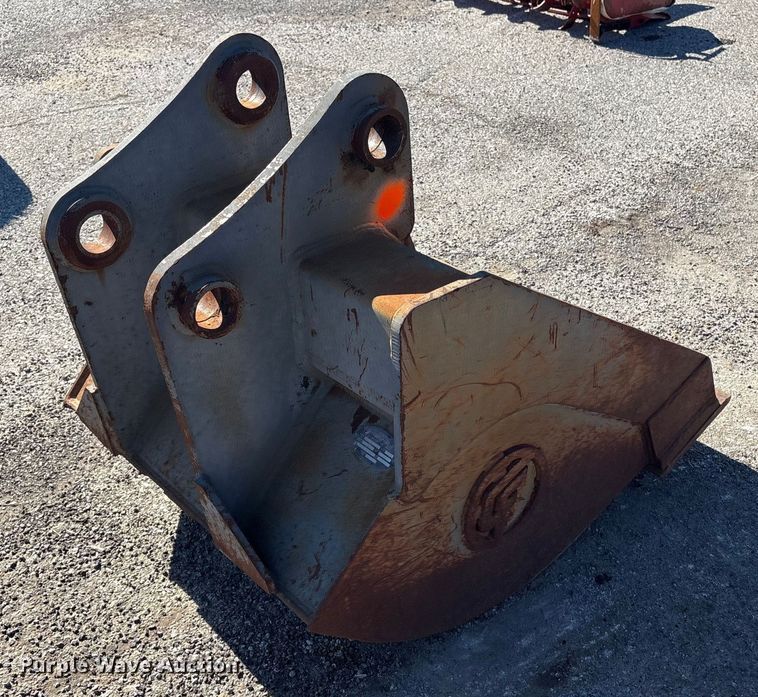 image for item EU4057 Central Fabricators JD135C excavator bucket