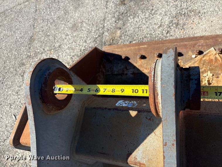 image for item EU4057 Central Fabricators JD135C excavator bucket