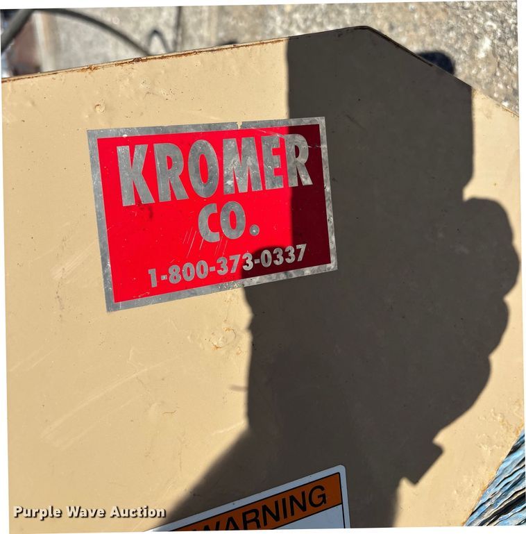 image for item EU4061 Kromer broom